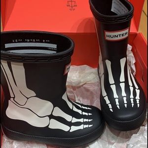 NWT Hunter skeleton boots